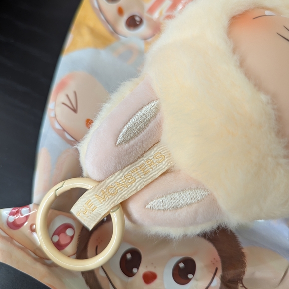 Sisi, Confirmed Labubu From The Have A Seat Series - Picture 4 of 5